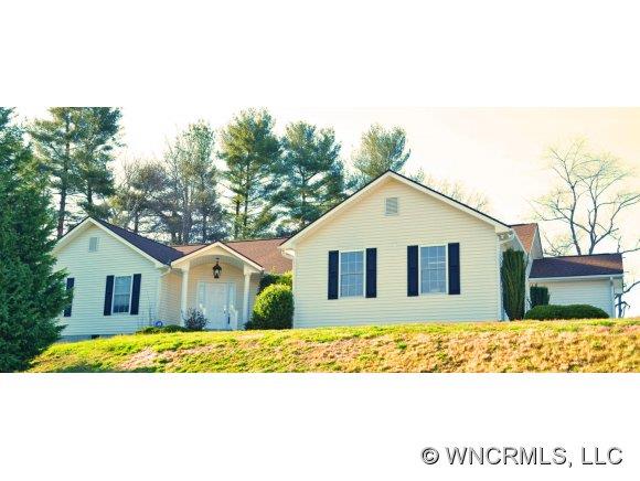 17 Meadow Cliff Lane Mills River NC 28759