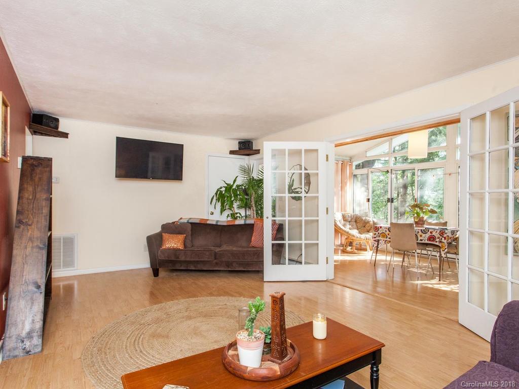 4 Revonda Drive Asheville NC 28804