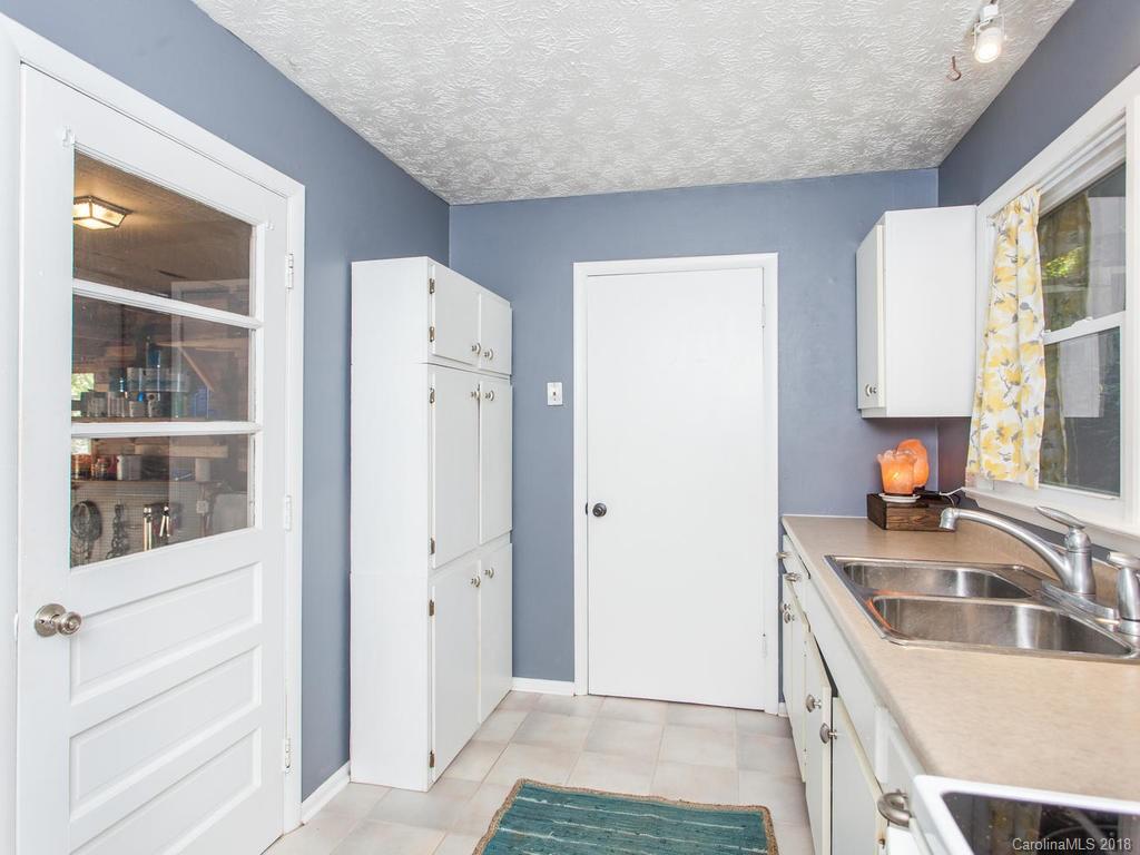 4 Revonda Drive Asheville NC 28804