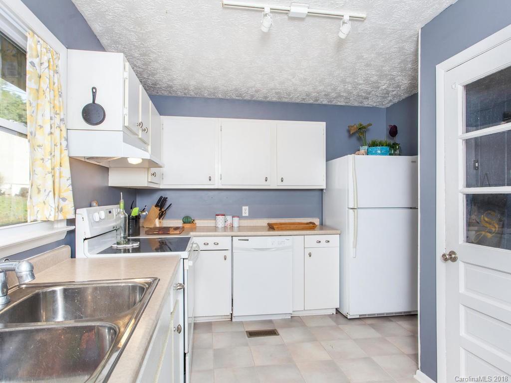 4 Revonda Drive Asheville NC 28804