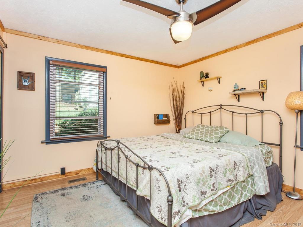4 Revonda Drive Asheville NC 28804