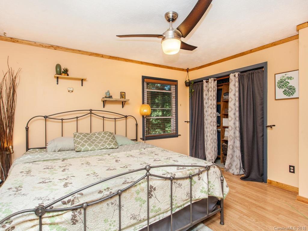 4 Revonda Drive Asheville NC 28804