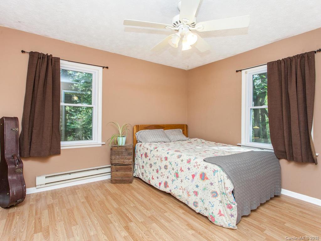 4 Revonda Drive Asheville NC 28804