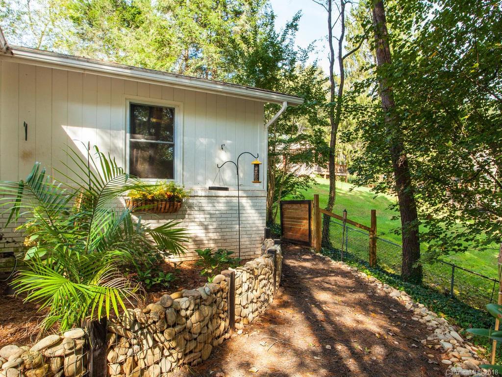 4 Revonda Drive Asheville NC 28804