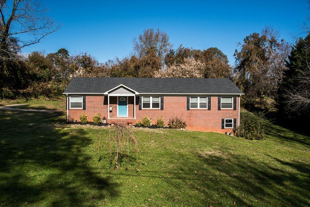 1068 16th Avenue Nw Hickory NC 28601