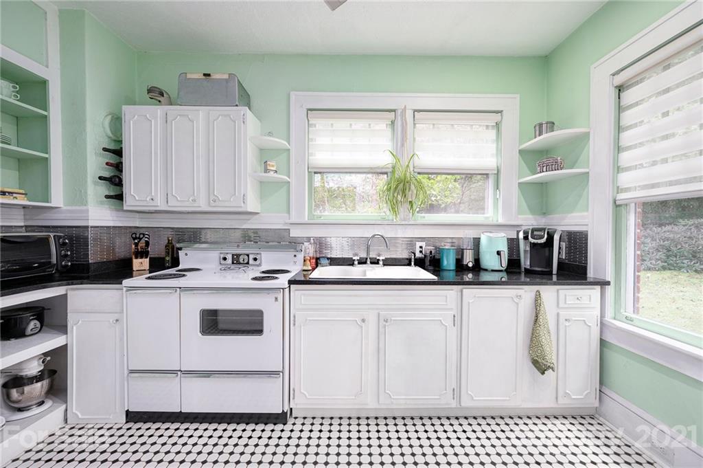 18 Robinwood Avenue Asheville NC 28806