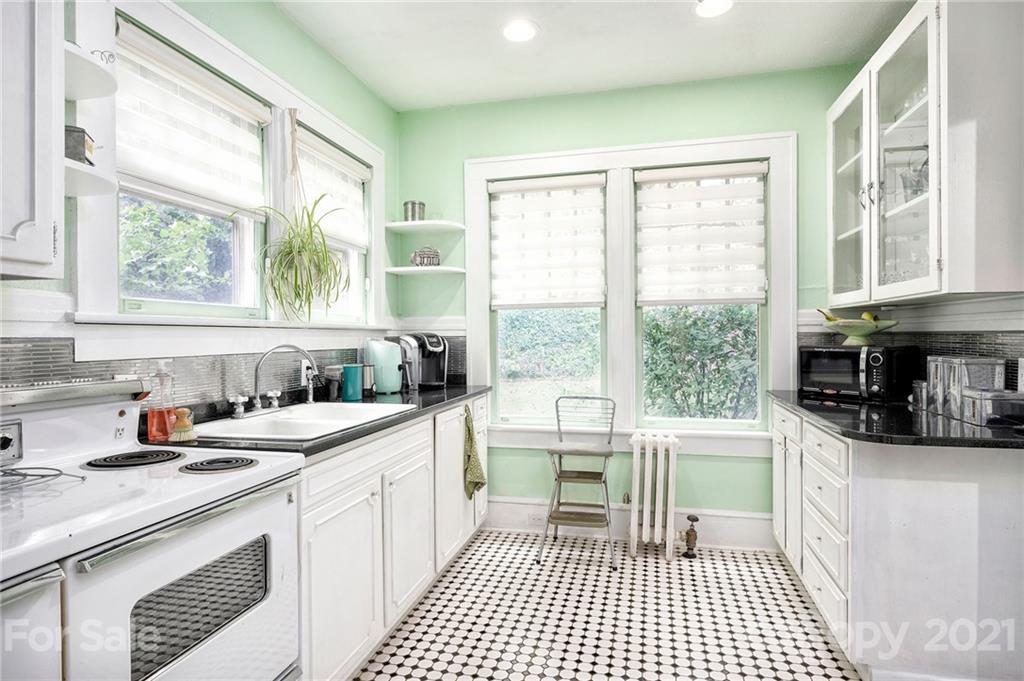 18 Robinwood Avenue Asheville NC 28806