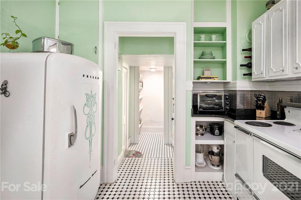 18 Robinwood Avenue Asheville NC 28806
