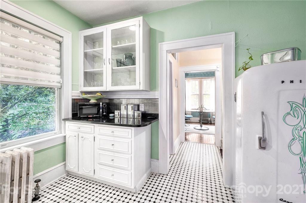 18 Robinwood Avenue Asheville NC 28806