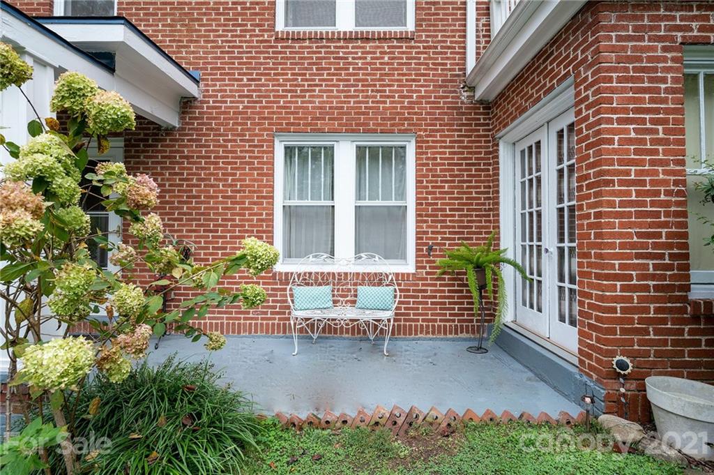 18 Robinwood Avenue Asheville NC 28806