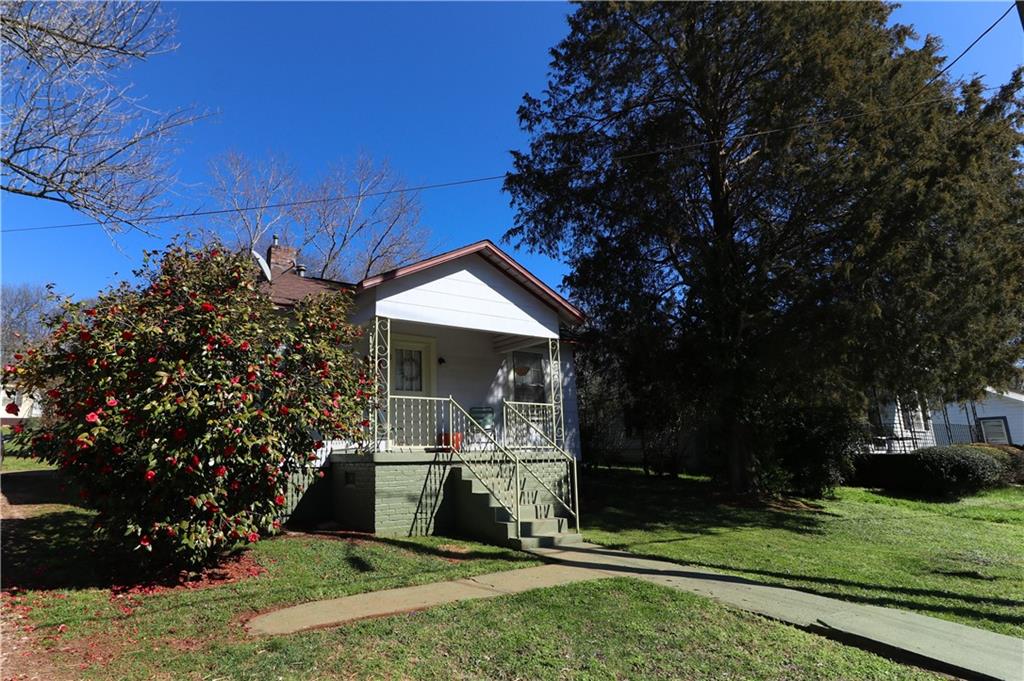 211 S Caldwell Avenue Newton NC 28658