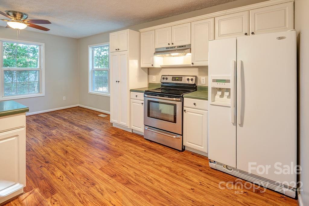 75 Captains Drive Candler NC 28715