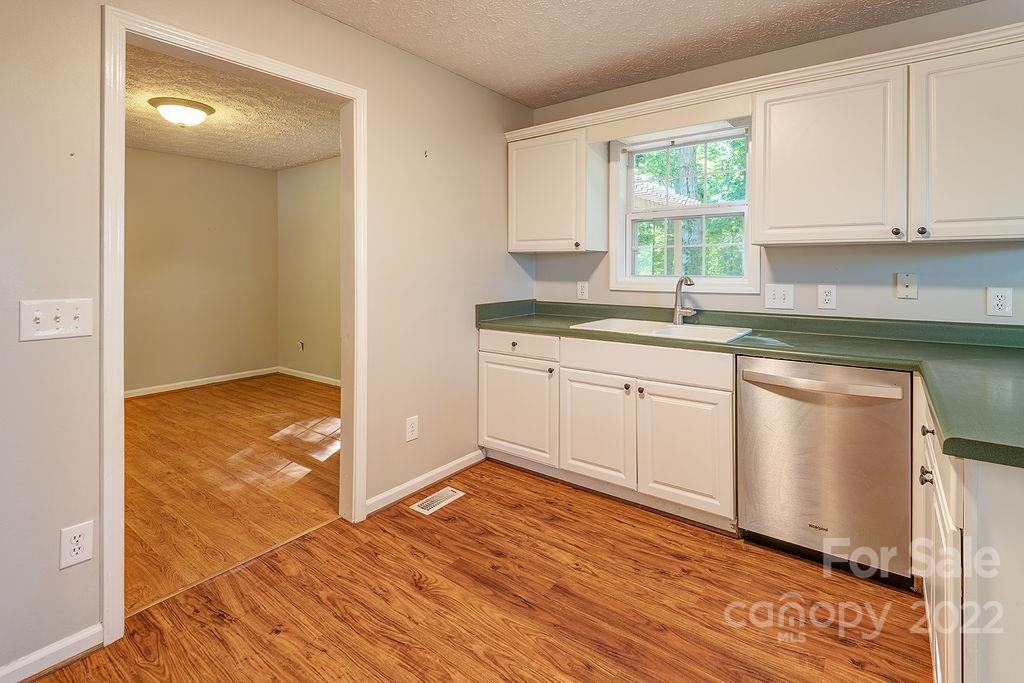 75 Captains Drive Candler NC 28715