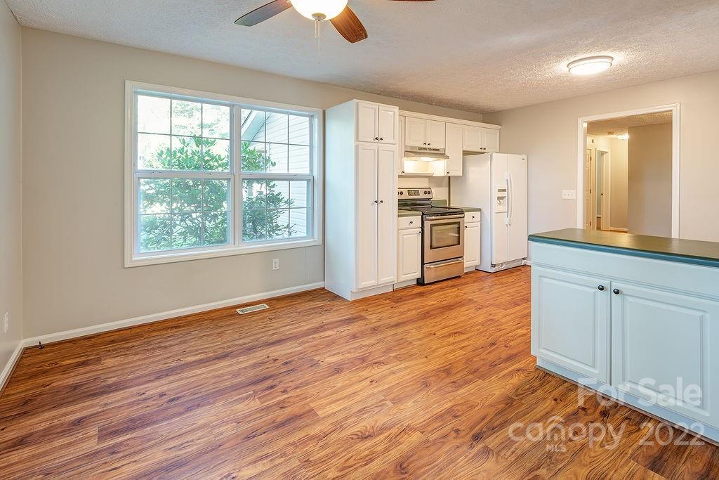 75 Captains Drive Candler NC 28715