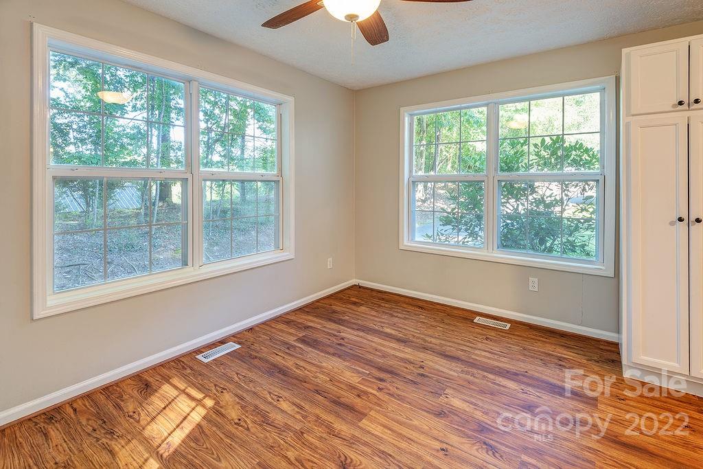 75 Captains Drive Candler NC 28715