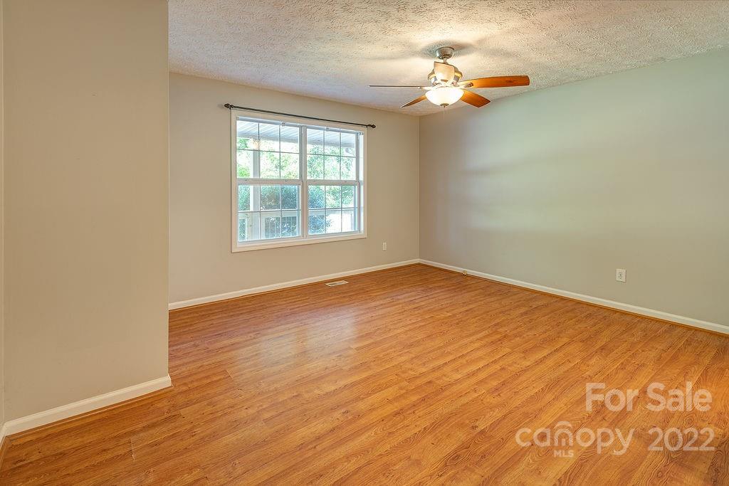 75 Captains Drive Candler NC 28715