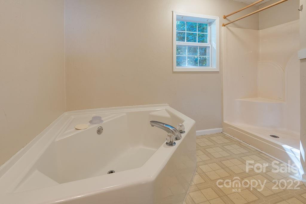 75 Captains Drive Candler NC 28715