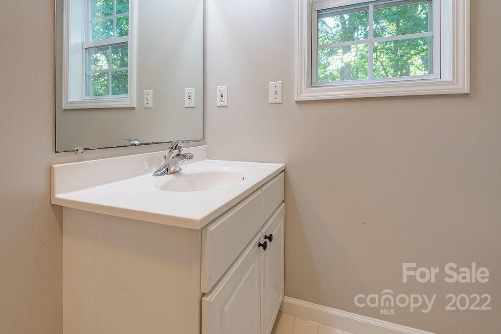 75 Captains Drive Candler NC 28715
