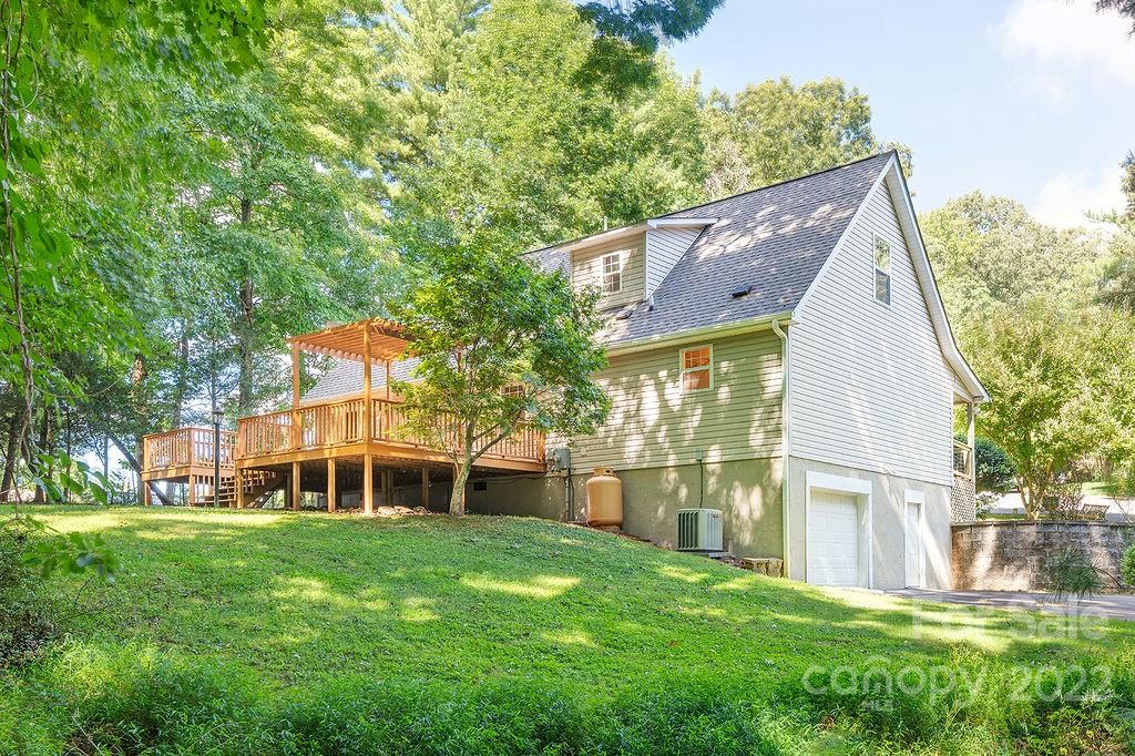 75 Captains Drive Candler NC 28715