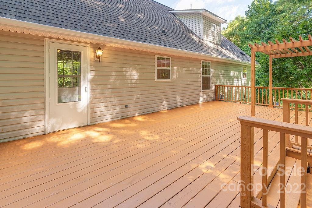 75 Captains Drive Candler NC 28715