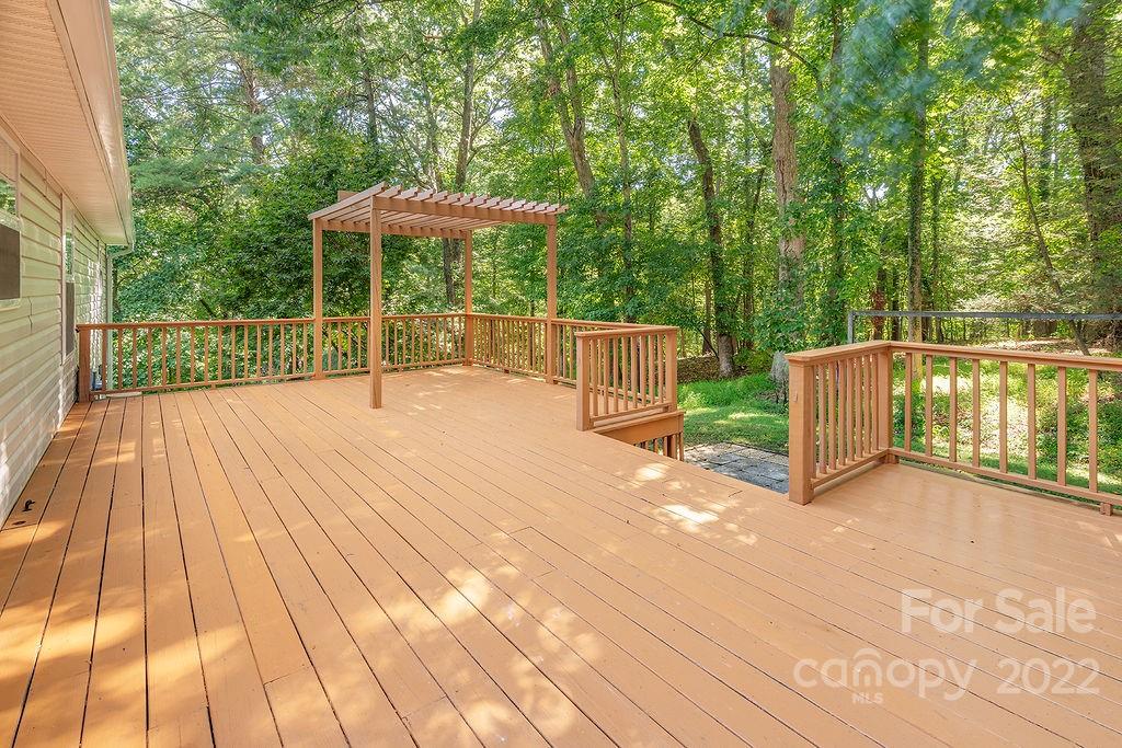 75 Captains Drive Candler NC 28715