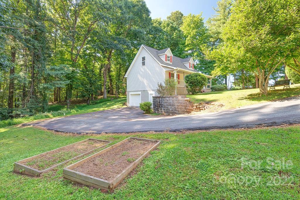75 Captains Drive Candler NC 28715