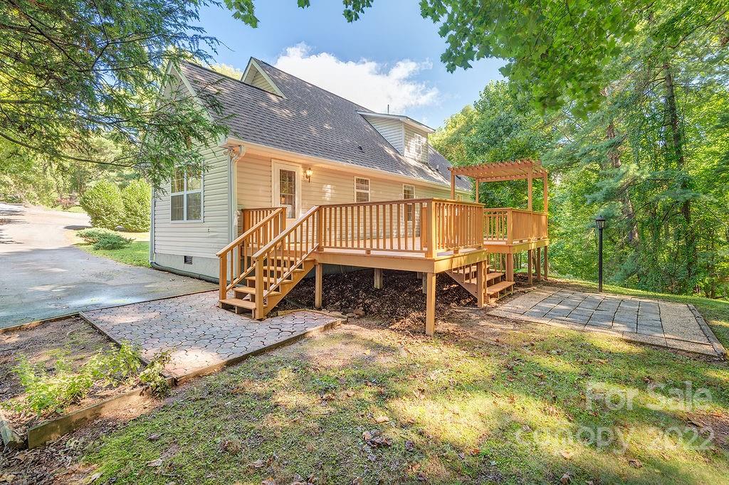 75 Captains Drive Candler NC 28715