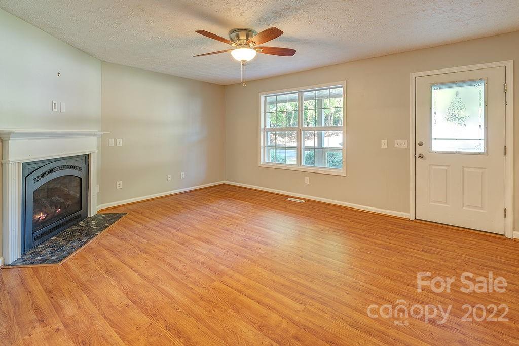 75 Captains Drive Candler NC 28715