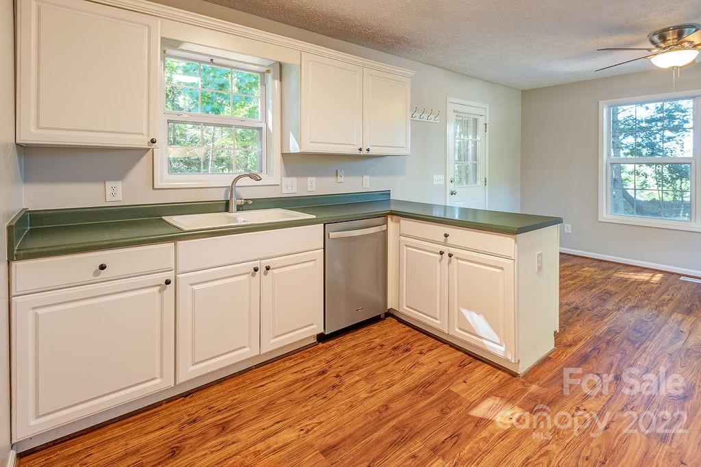 75 Captains Drive Candler NC 28715