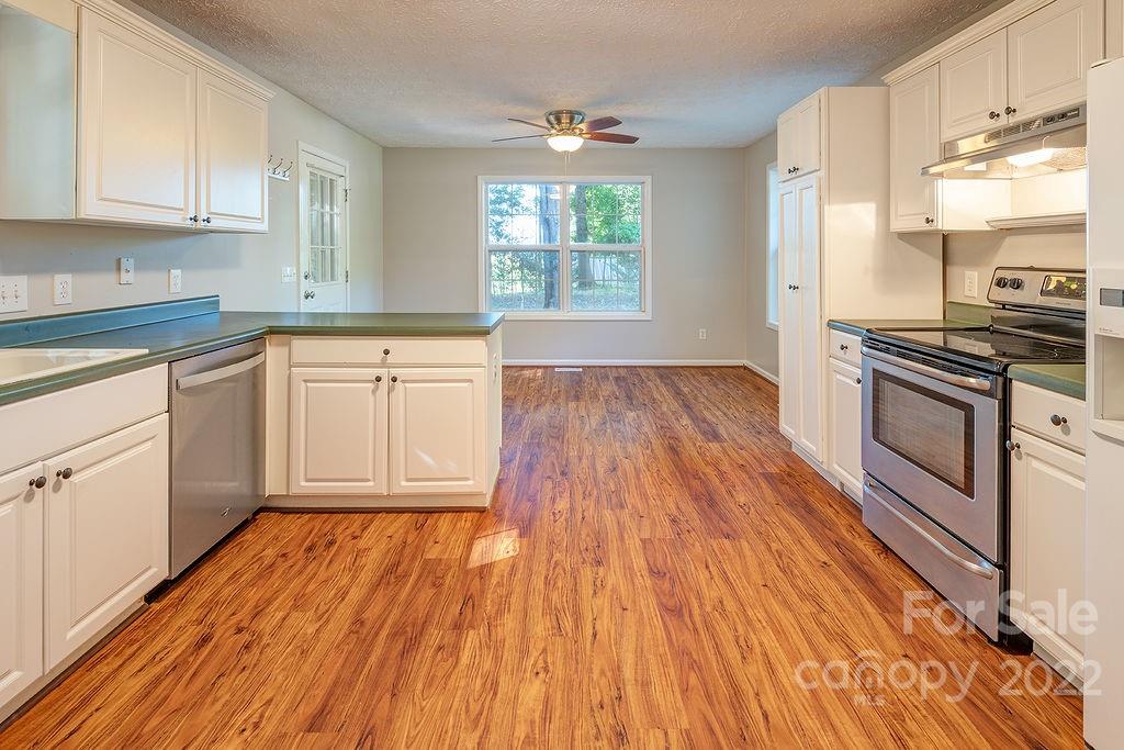 75 Captains Drive Candler NC 28715