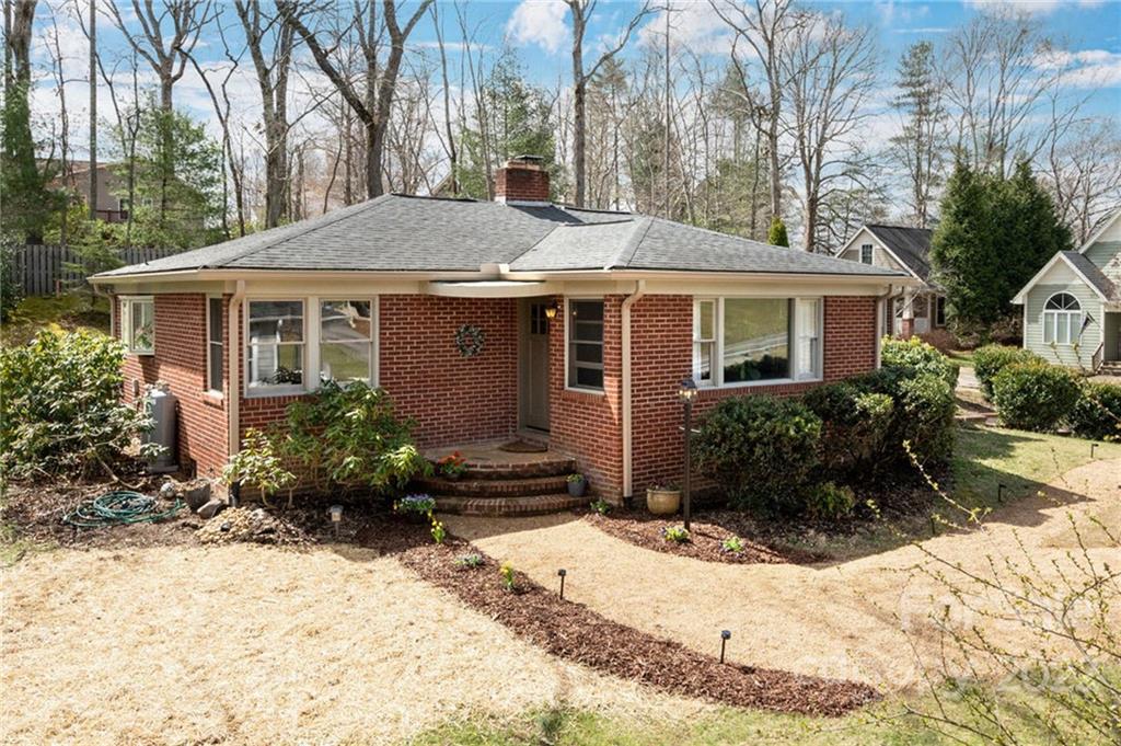 8 Knotty Alder Court Candler NC 28715