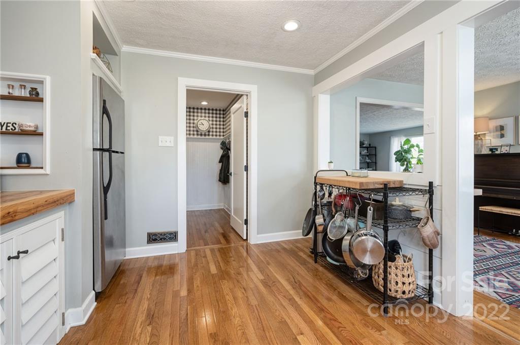 8 Knotty Alder Court Candler NC 28715