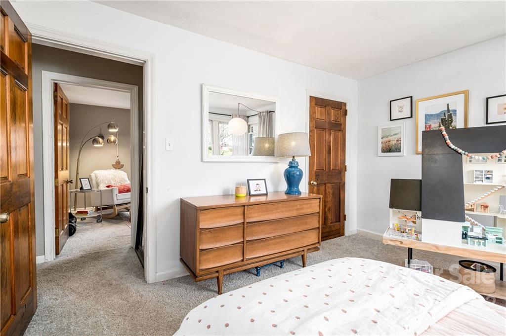 8 Knotty Alder Court Candler NC 28715