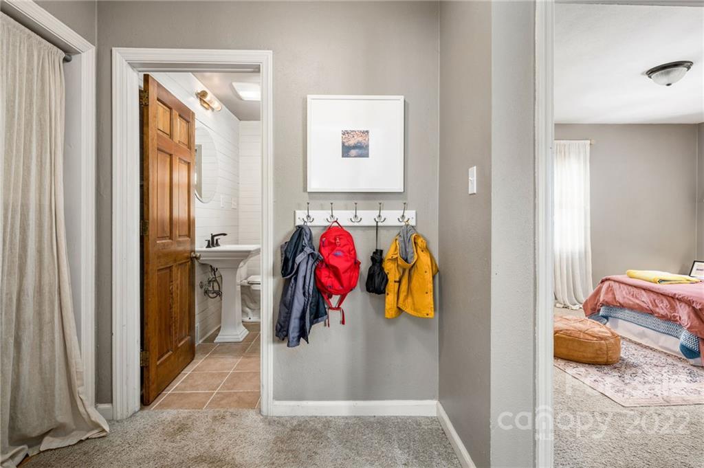 8 Knotty Alder Court Candler NC 28715