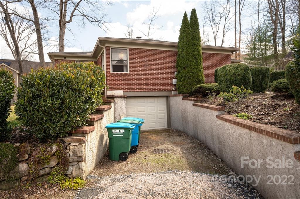 8 Knotty Alder Court Candler NC 28715