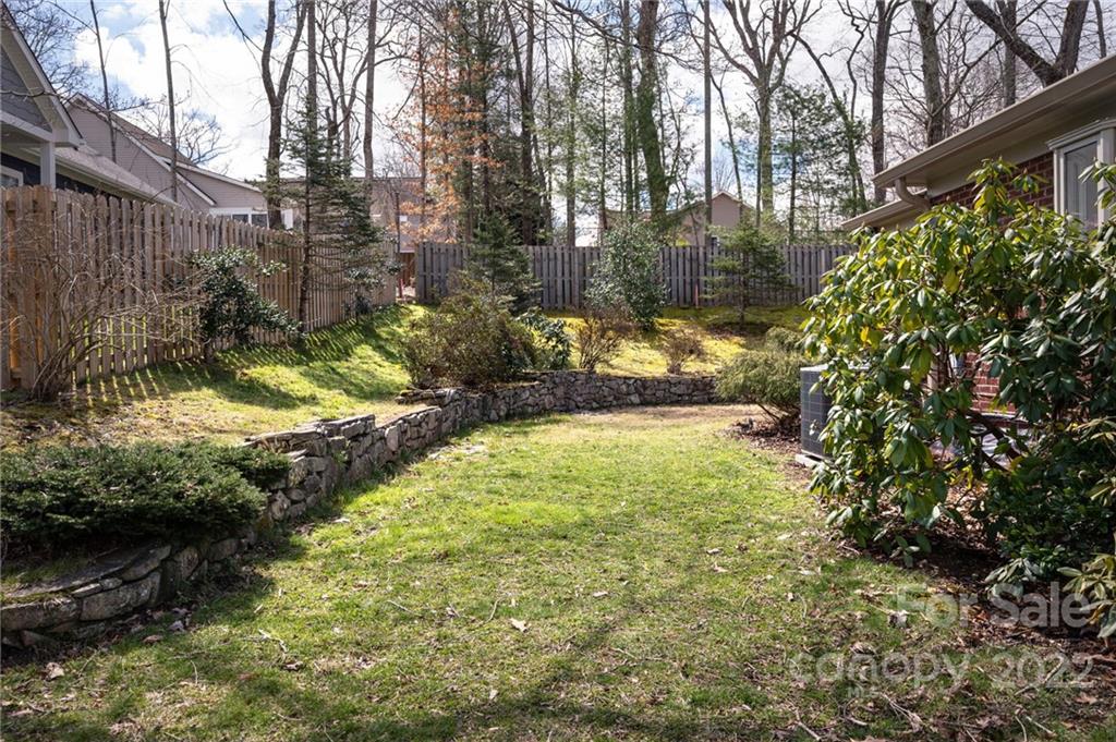 8 Knotty Alder Court Candler NC 28715