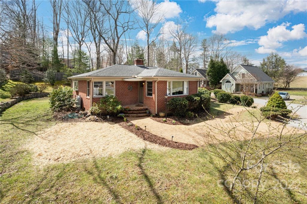 8 Knotty Alder Court Candler NC 28715