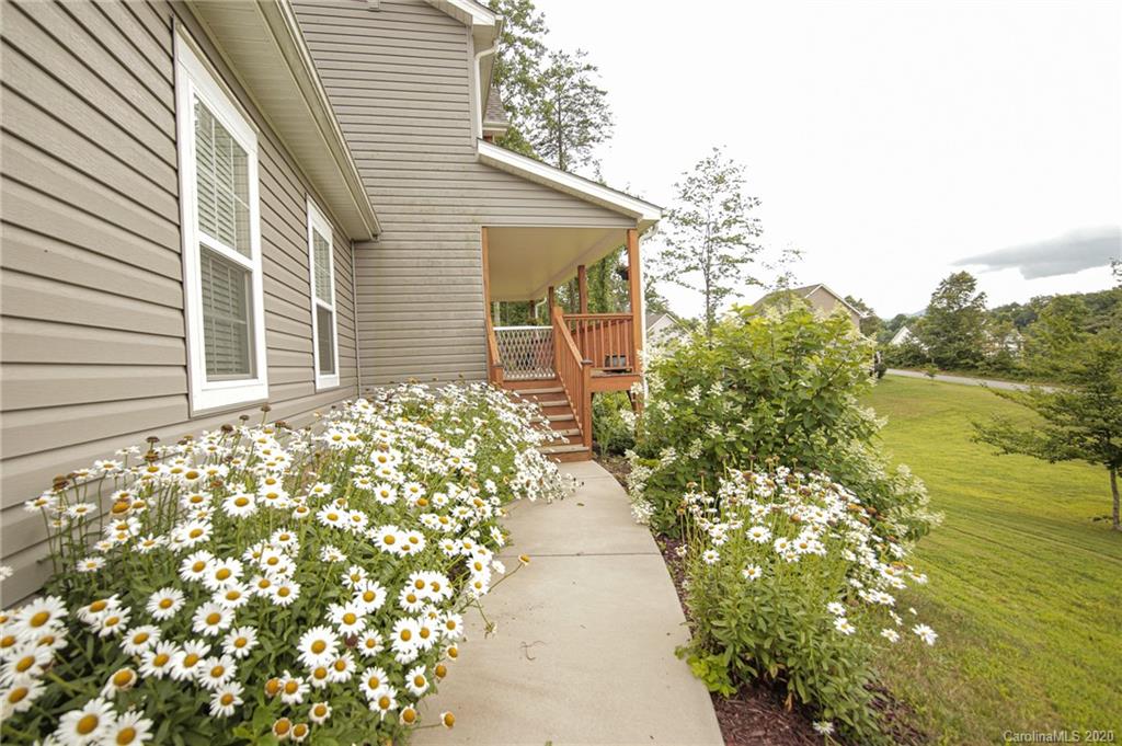 48 Parrot Road Candler NC 28715