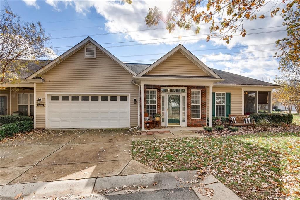 8606 Tayland Cellers Street Charlotte NC 28277