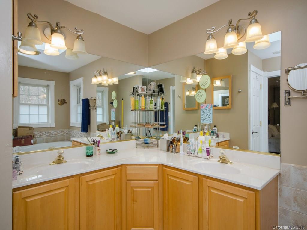 9 Clearbrook Crossing Asheville NC 28803