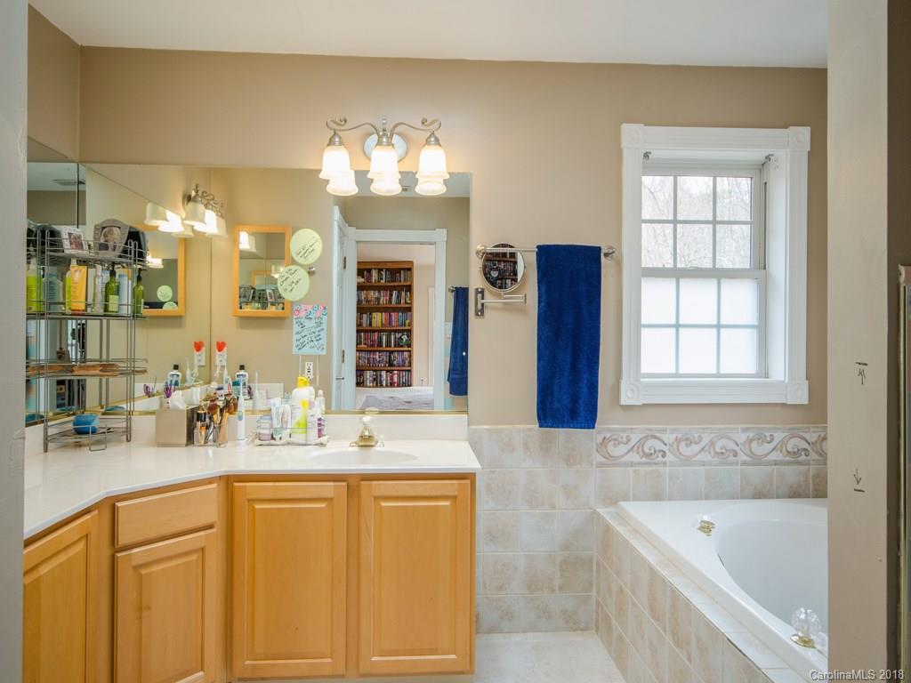 9 Clearbrook Crossing Asheville NC 28803