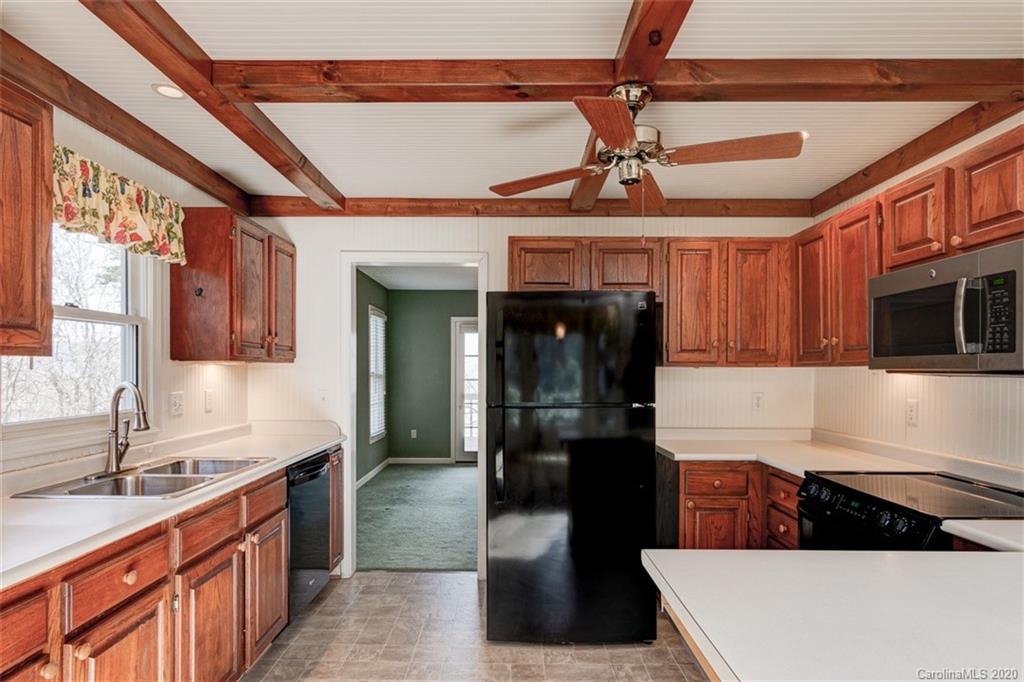 8 Tree Top Place Black Mountain NC 28711