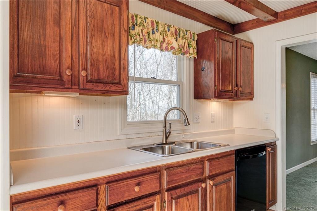 8 Tree Top Place Black Mountain NC 28711