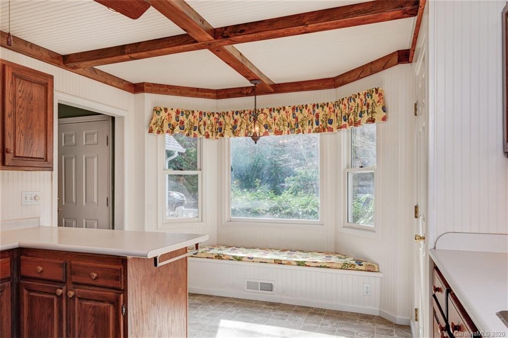 8 Tree Top Place Black Mountain NC 28711