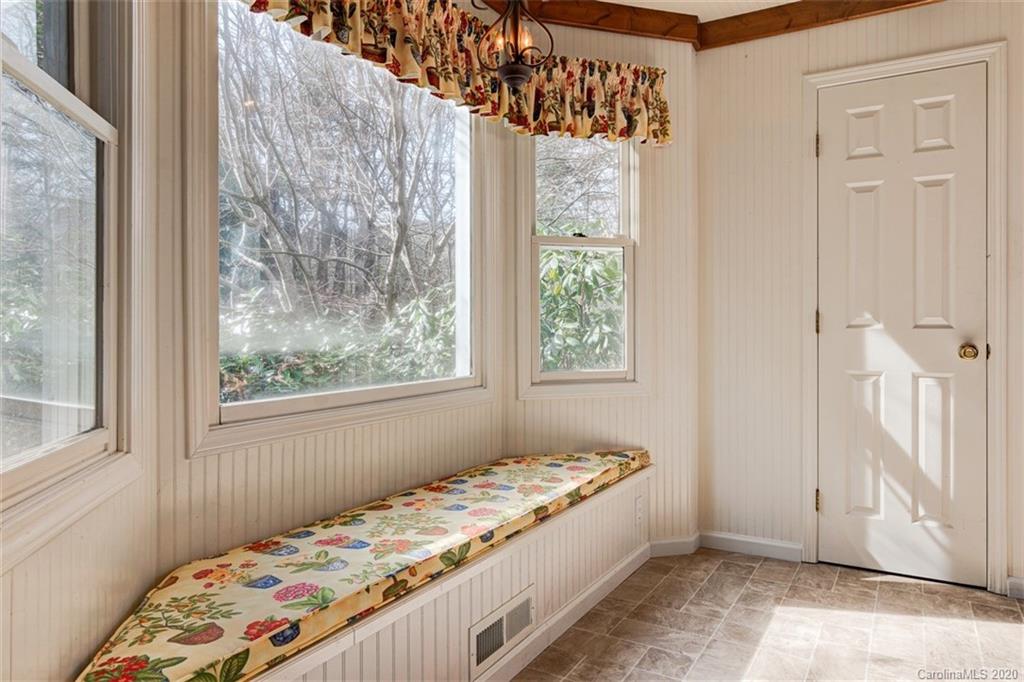 8 Tree Top Place Black Mountain NC 28711