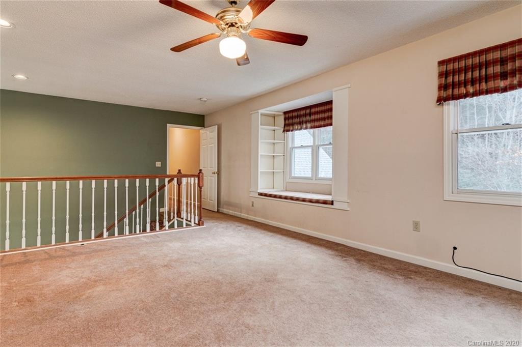 8 Tree Top Place Black Mountain NC 28711