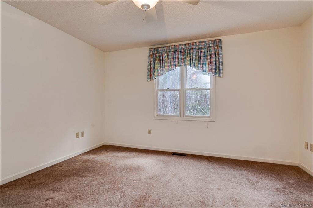 8 Tree Top Place Black Mountain NC 28711