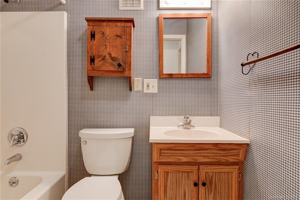 8 Tree Top Place Black Mountain NC 28711