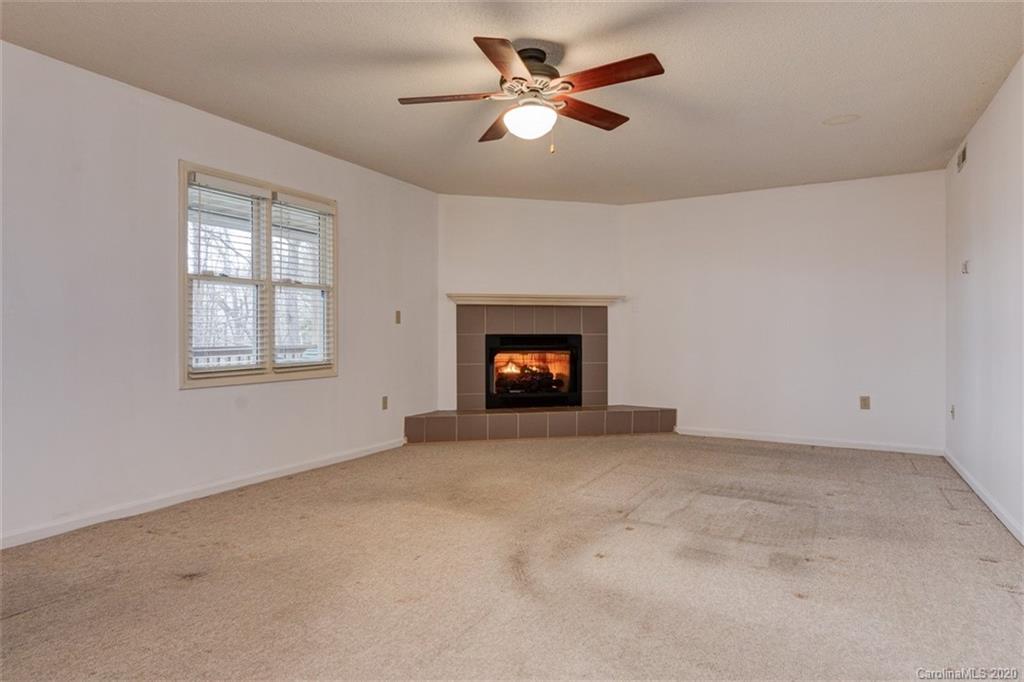 8 Tree Top Place Black Mountain NC 28711