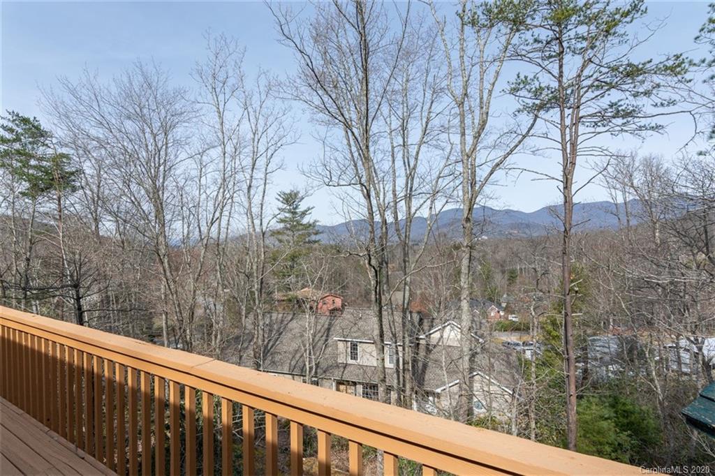 8 Tree Top Place Black Mountain NC 28711